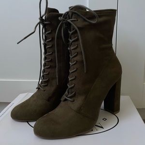 Steve Madden ELLEY Lace up Bootie Olive